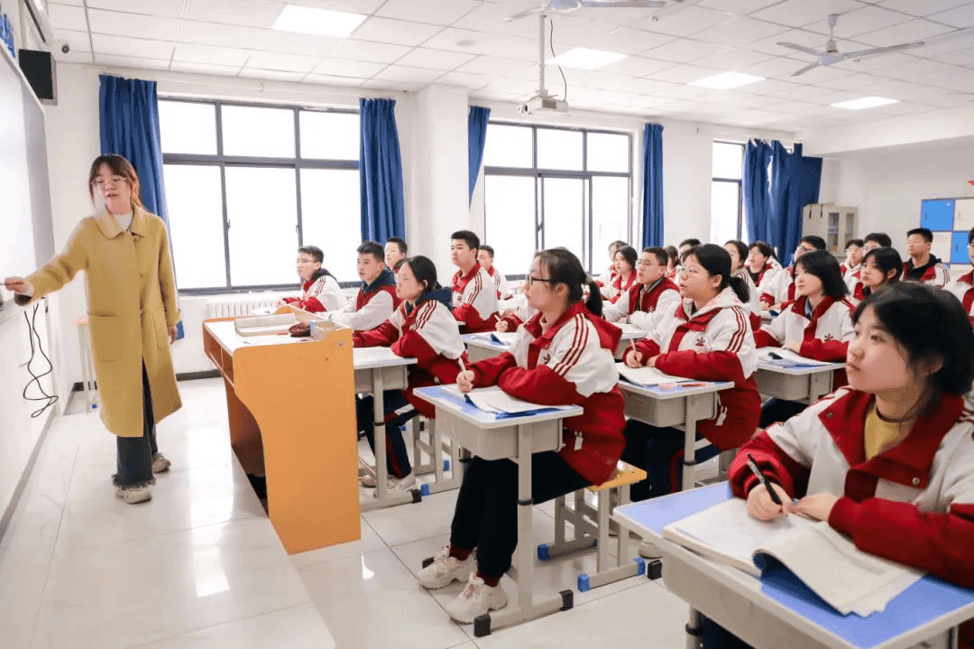 揭秘职业学校学生的升学规划：多渠道通向大学之路！