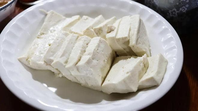 高血脂能吃豆腐吗？提醒：远离高血脂，2种食物应该少吃