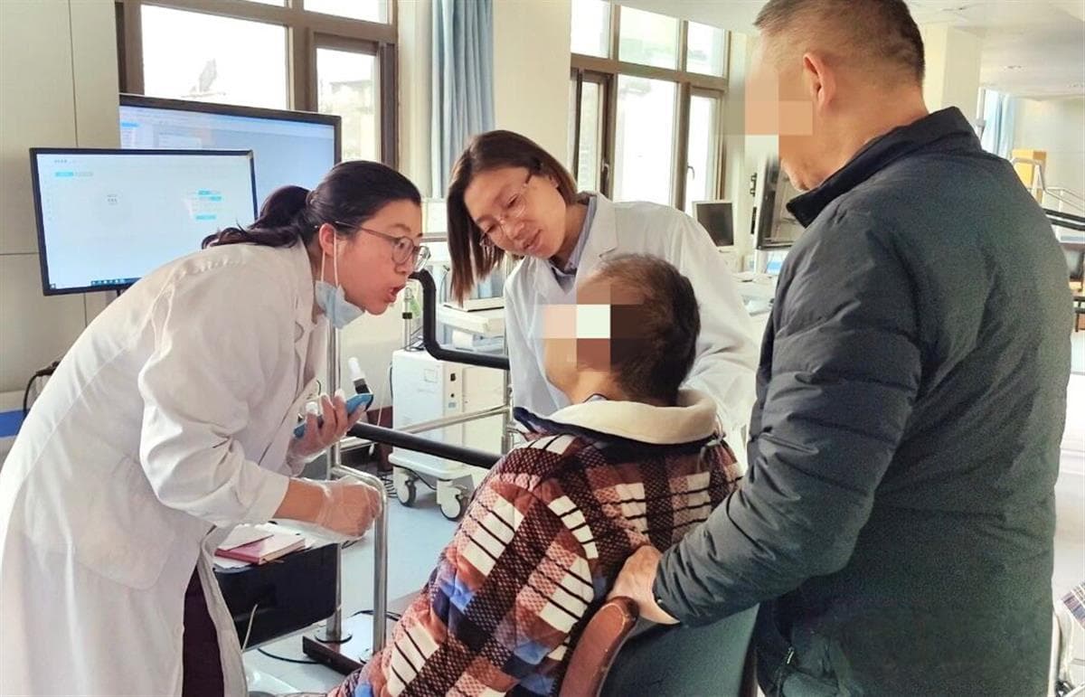 爹爹突发脑梗后肢体偏瘫，经科学康复训练顺利回归家庭