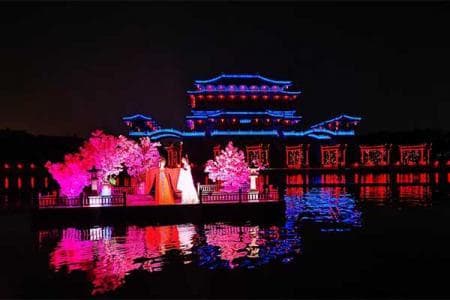 大唐芙蓉园景区：全方位体验盛唐文化的皇家园林