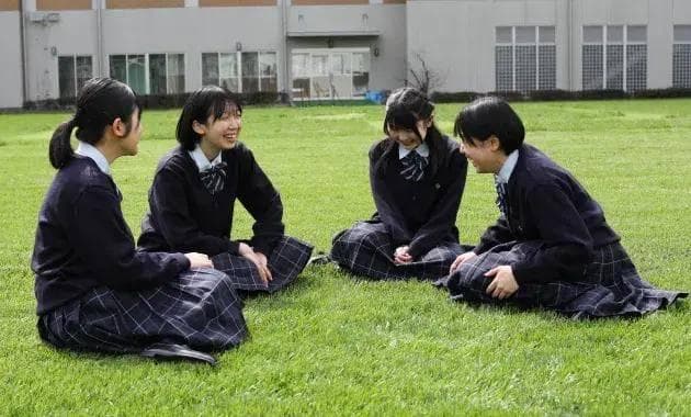 日本高中和中国高中的不同之处