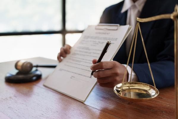 律师如何与法官高效沟通证据，提高案件胜诉率？