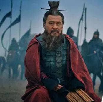 《王者荣耀》中的曹操：官渡之战的数字化再现