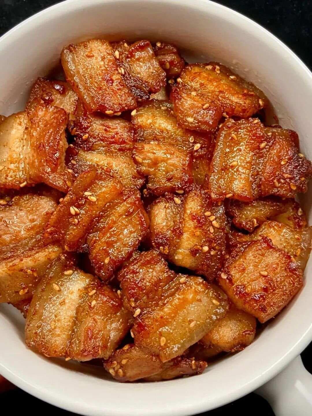 香煎五花肉制作教程：外焦里嫩，肥而不腻