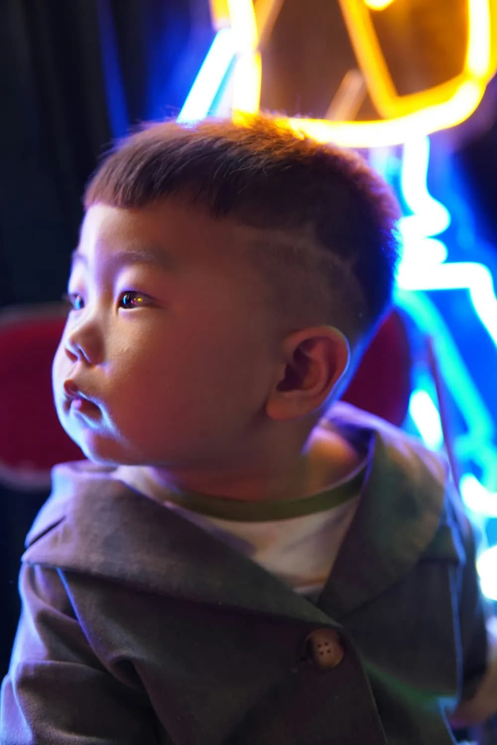 易烊千玺新作《小小的我》聚焦脑瘫群体，上映10天破6亿