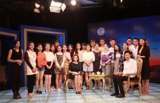 播音主持专业就业前景分析：传统媒体与新媒体时代的机遇与挑战