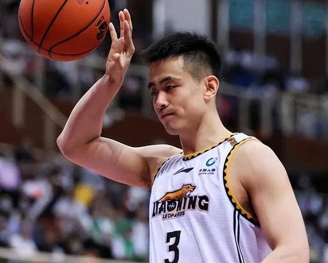 辽宁本钢以117-114险胜上海久事，弗格砍下32分终结对手16连胜