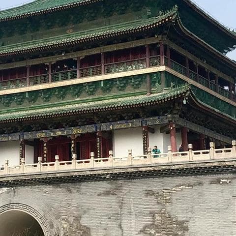 西安钟楼游玩攻略：历史探秘与周边打卡指南