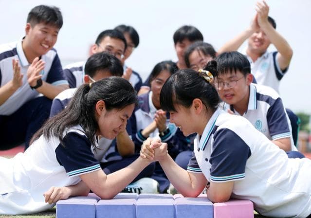 2024高考心理备战：考生调适指南与家长陪伴手册