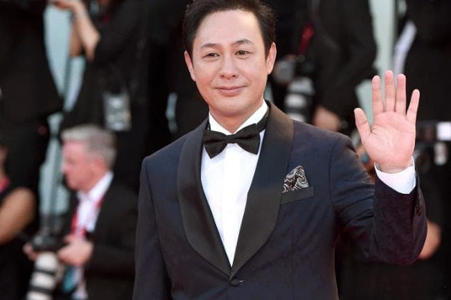 张颂文：演艺之路的攀登者与荣耀收获者