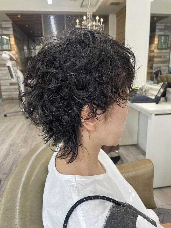 女士狼尾短发：个性与时尚的完美结合