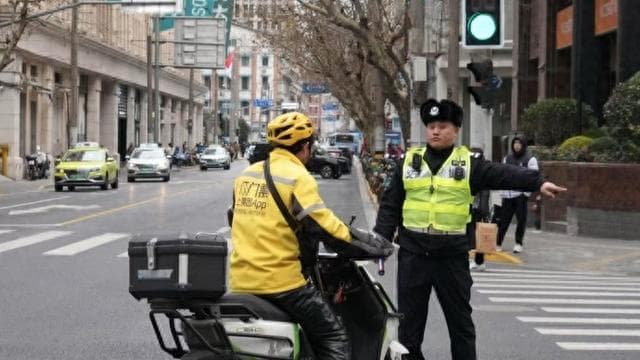 上海骑手交通违法调查！是因为“被困在算法里”？新举措来了