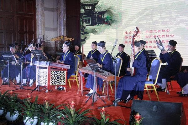 烟火成都： 多元宗教和谐共存的别样表达