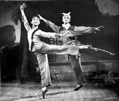 足尖上的不朽传奇 ——纪念芭蕾舞剧《白毛女》首演60周年