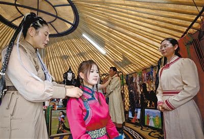 内蒙古各地那达慕活动持续升温，"天天那达慕"让游客尽享草原文化盛宴