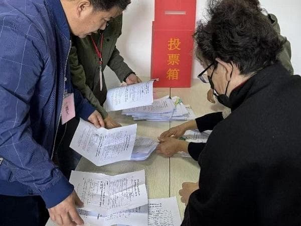 停车不再头疼，这个小区群策共商开出“新药方”