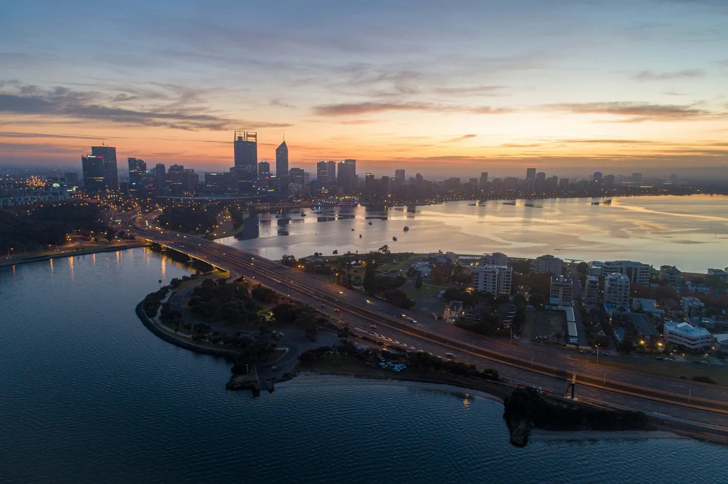 2024年苏州经济总量突破2.67万亿元，高新技术产业成增长主引擎