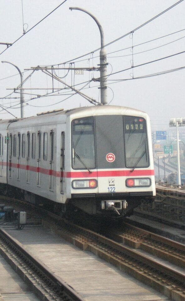 上海地铁1号线：28个站点串联起的城市记忆