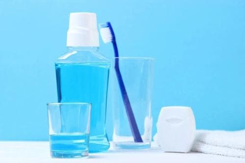 “漱”对了治病，“漱”错了致病！你真的会用漱口水吗？
