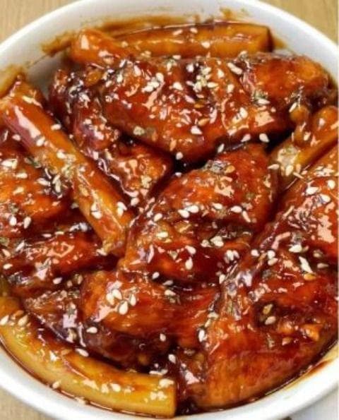美味升级！可乐鸡翅搭配软糯年糕，口感丰富