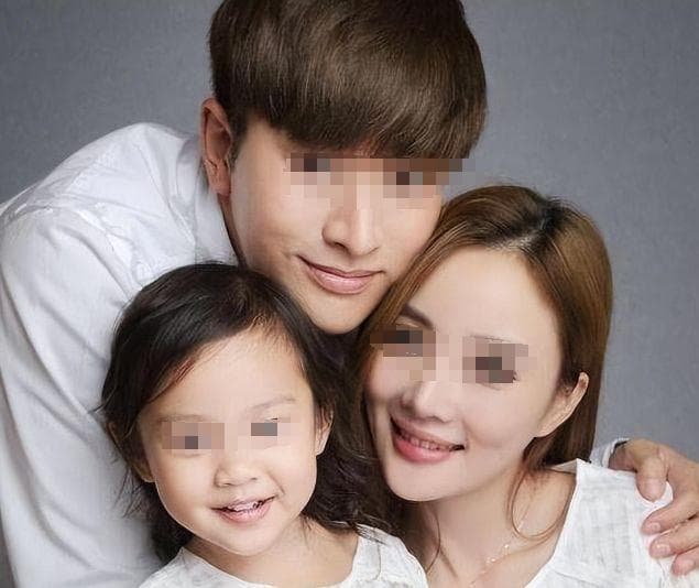 12岁甜馨遭遇网暴注销账号，这个"星二代"的困境折射出什么？