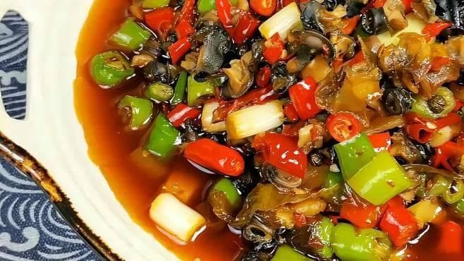 家常双椒田螺制作秘籍，轻松解锁夏日美味！