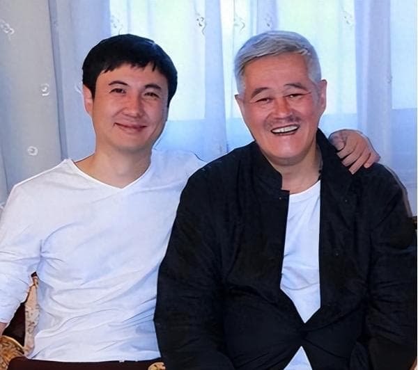 赵本山与沈腾：中国喜剧艺术的传承与创新