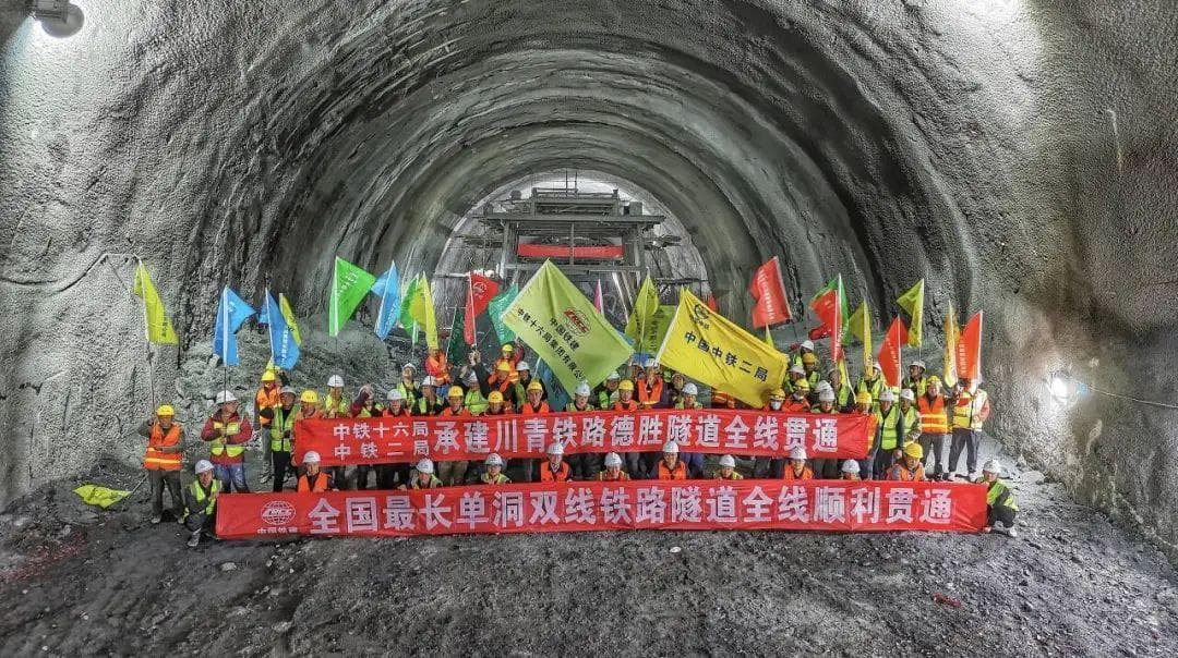 今年通车！成都动车直达九寨沟，只要3个小时！