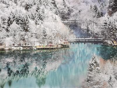 九寨沟：山水中 品味和谐共生