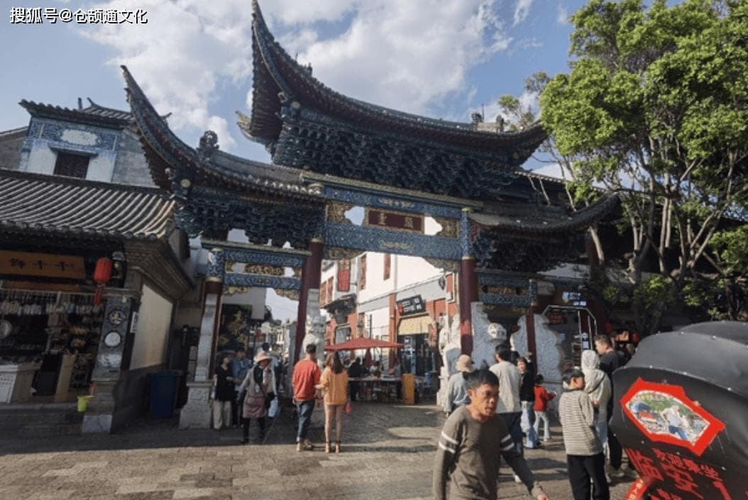 时光雕琢的千年建水古城