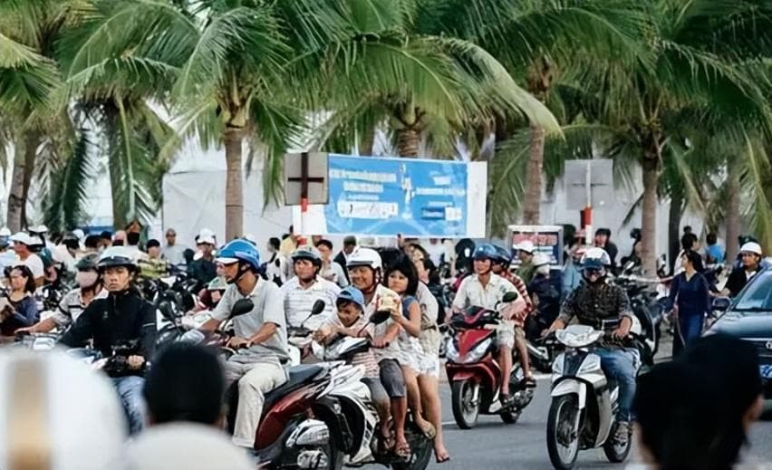 为何说弯梁车是摩托车圈里的“苦哈哈”，到底是什么人群在买它？