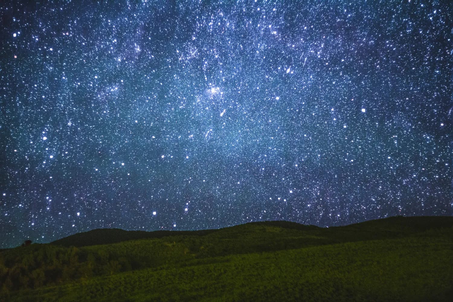 呼伦贝尔黑山头：中俄边境最佳星空拍摄地，从装备到后期全攻略