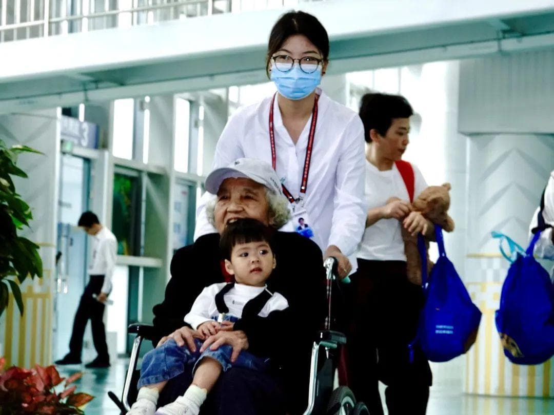 西双版纳机场推“候鸟无忧”服务，老年旅客量三年增34万