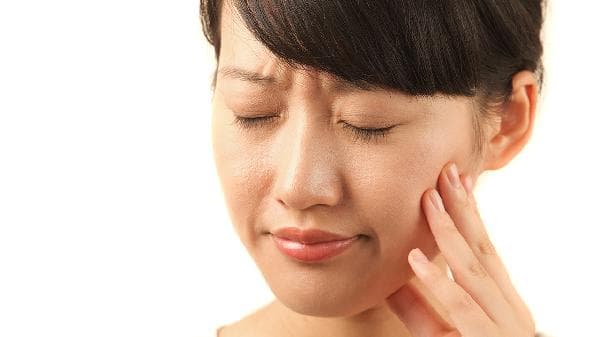 冲牙器使用指南：能否加漱口水？什么时候用最佳？