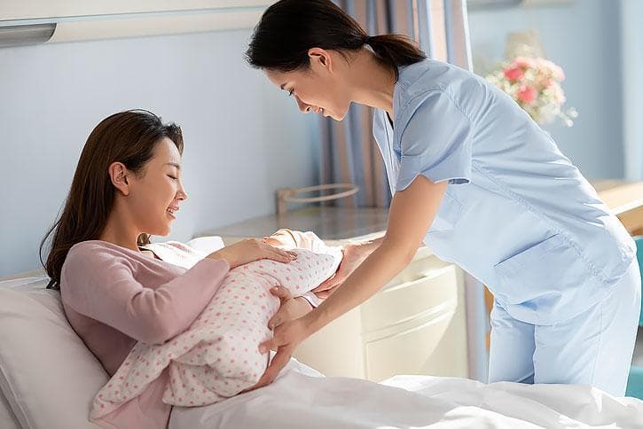 梦见抱着婴儿：不同人群的梦境解析与心理意义