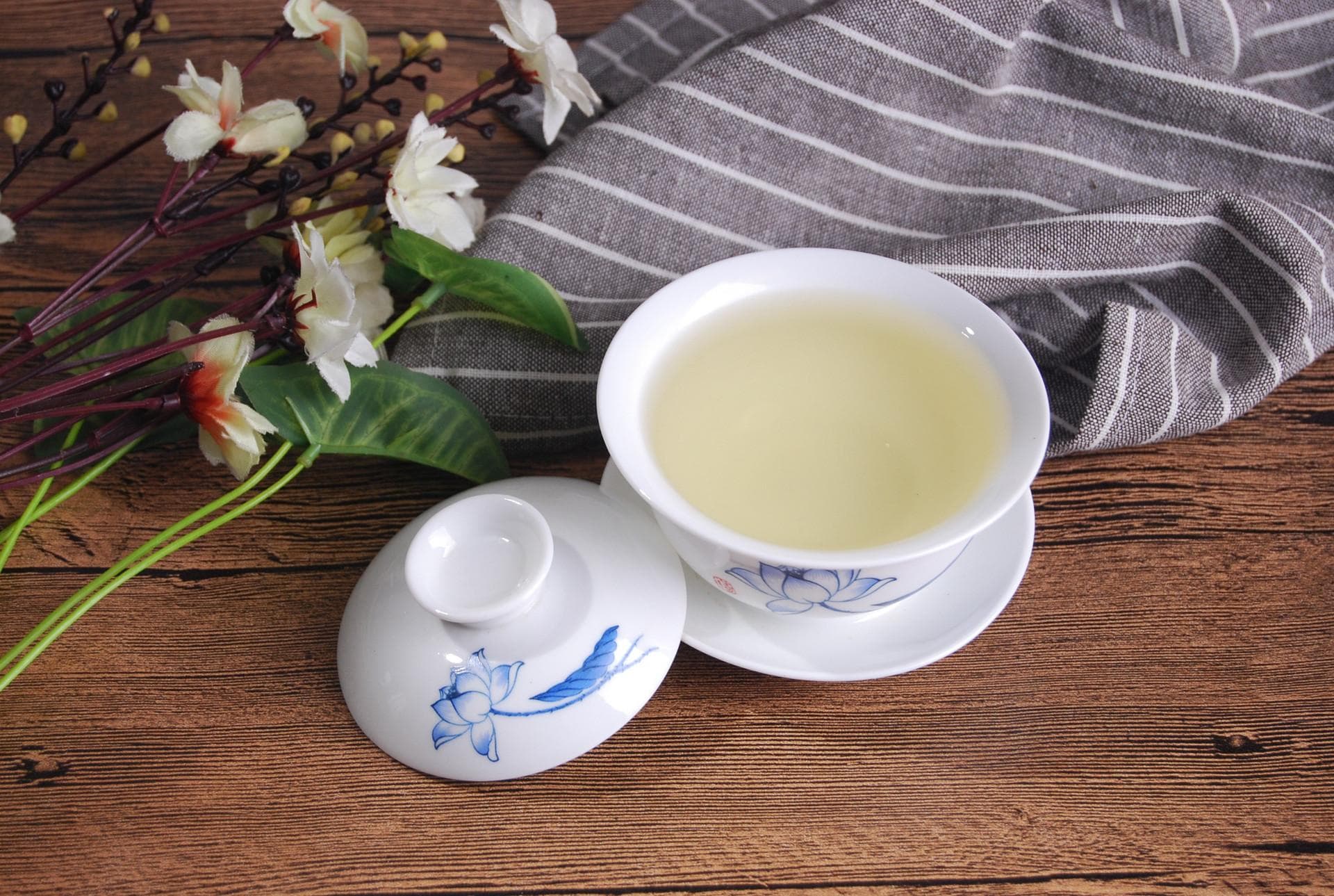 如何判断茶叶是否过期？
