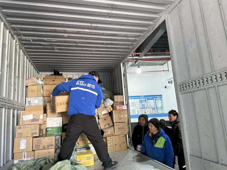 158城春节快递不停运，留守快递员收入翻三倍