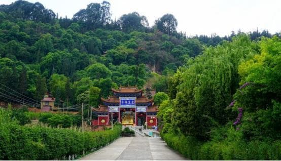 从岩泉到樱花谷：宜良十大景区全览