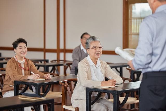 老年大学课程全解析：从健康养生到文化艺术，看看最受欢迎的课程有哪些
