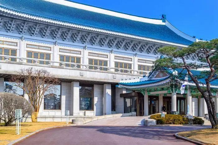 青瓦台，一个仿古建筑能有什么“魔咒”？