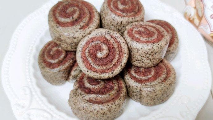 养生花样馒头之中式黑芝麻豆沙卷