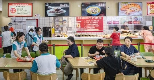 记者调查 | 长者饭堂升级为社区饭堂，公益与经营之间的平衡和坚守