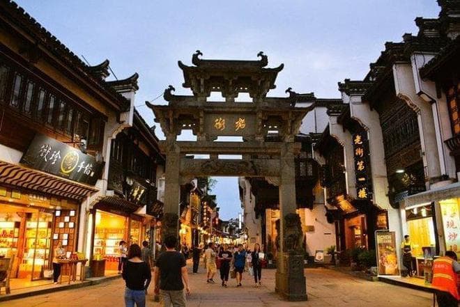 黄山山顶住宿一晚登山路线怎么安排，黄山两日游线路推荐