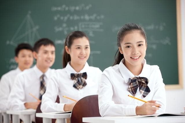 小升初，公立还是私立？走读还是住校？有些家长心真大！