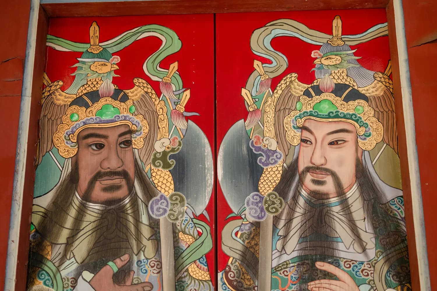 过年贴门神：秦琼、尉迟恭守护家门