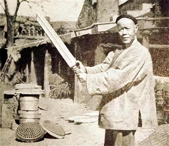 古代犯人被斩首时，为何那么听话、自觉跪下？有几大原因不得不跪