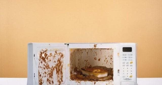微波炉不通电的原因（探究微波炉无法通电的常见问题及解决方法）