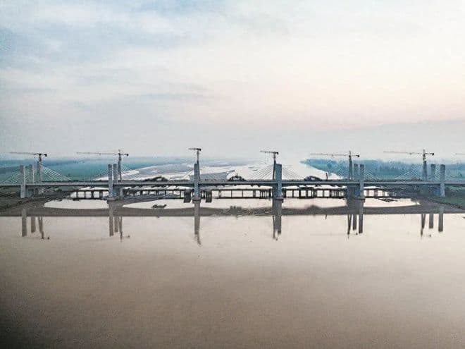 东明黄河公路大桥扩建工程年底将全线通车，连通鲁豫两省，山东境内最长公路大桥！