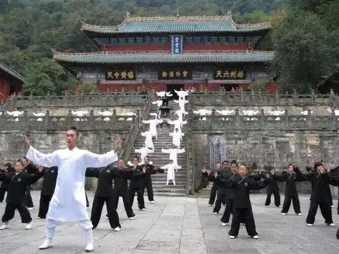 袁修刚道长教你武当八段锦，轻松养生！