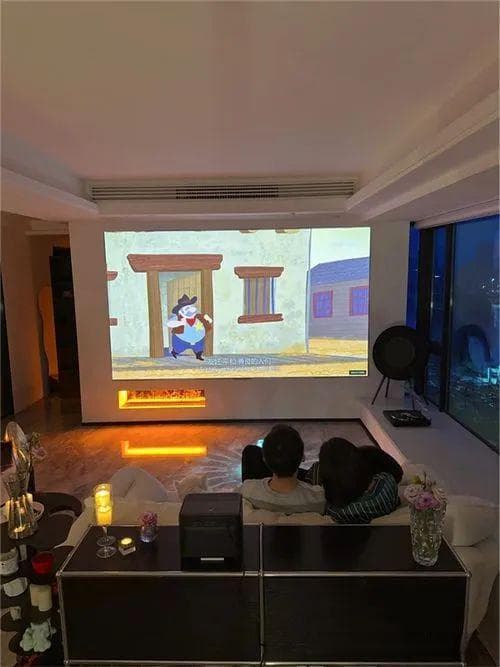 投影仪对眼睛好还是电视对眼睛好？用错了，近视照样躲不过